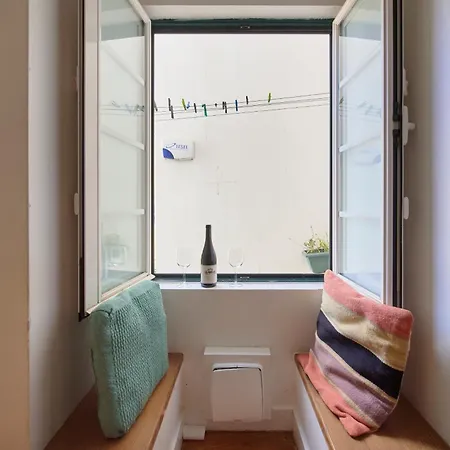 Alfama Soul Experience, By Timecooler *